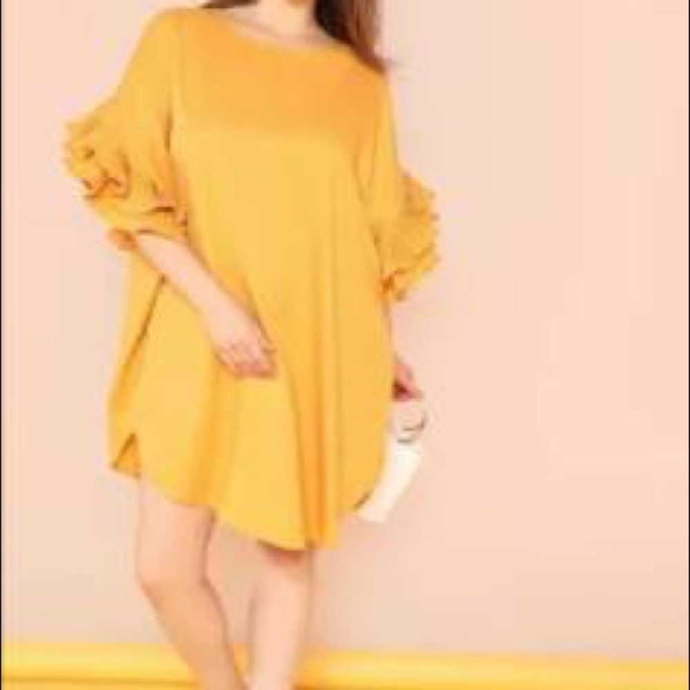 NWT Plus ruffle sleeve scallop hem yellow dress